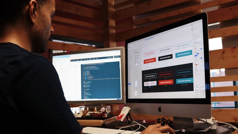 Multilingual Typography for Indian Websites: Pairing Latin and Devanagari Fonts